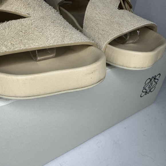 Loewe Women's Cream Sandals Brand New Size 37. - Picture 7 of 12